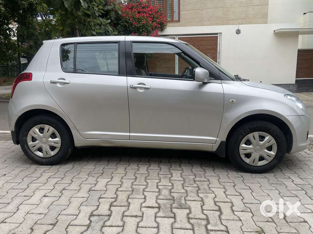 Maruti Suzuki Swift Vxi With Abs, 2011, Petrol
