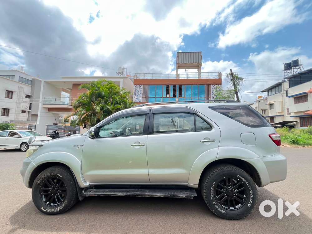 Toyota Fortuner [ ] 3.0 4x4 Mt, 2010, Diesel