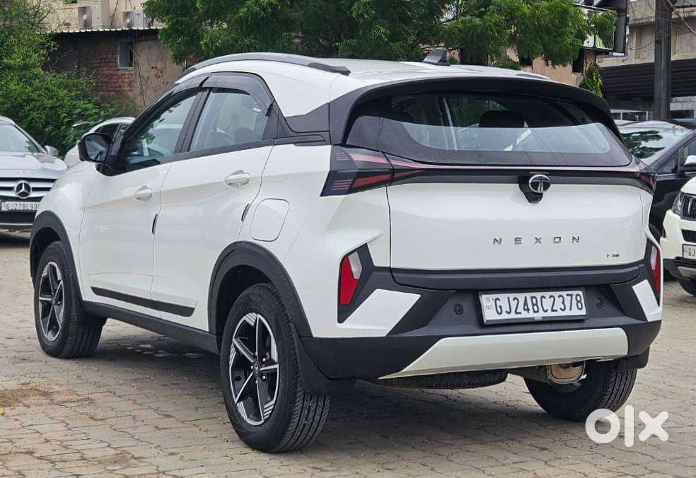 Tata Nexon Creative Plus S 1.2 Revotron Petrol 6 Mt Dt, 2025, Cng & ..