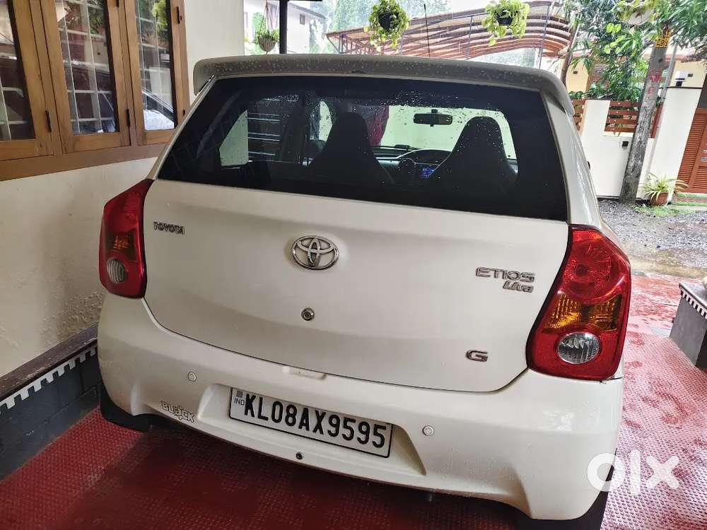 Toyota Etios Liva 2012 Petrol
