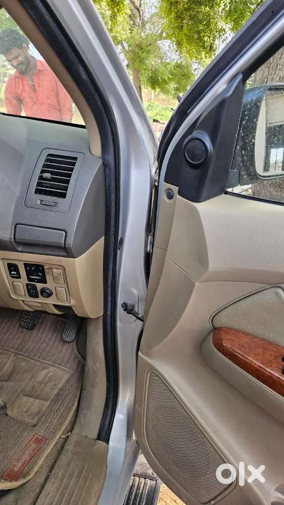 Fortuner 2010 Model Single Owner 177000 Km Driven Slightly Negotiable