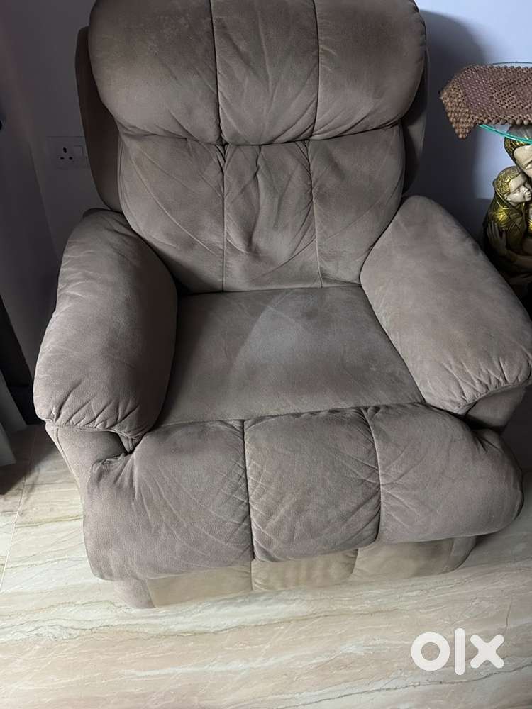 Recliner Chair in Dadri, Free classifieds in Dadri | OLX