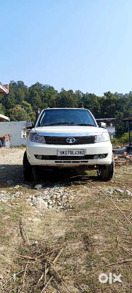 Tata Safari Storme 2014