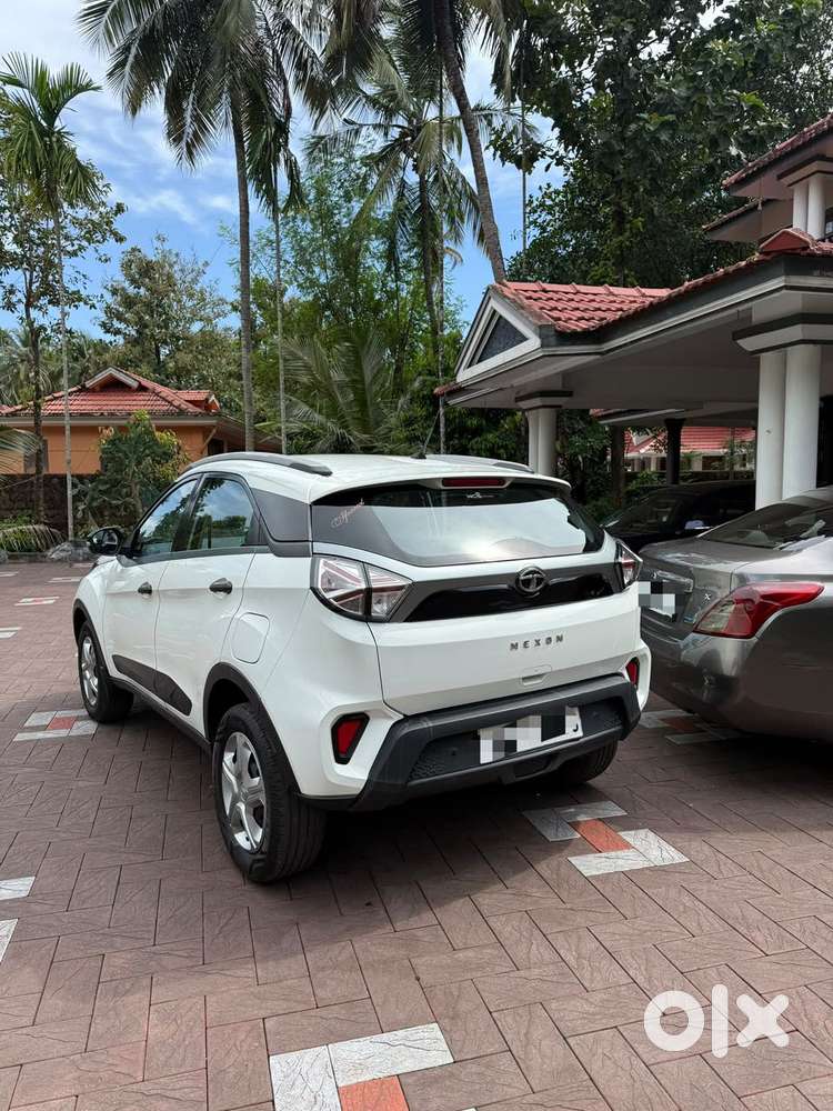 Tata Nexon 1.2 Revotron Xma Amt (s), 2020, Diesel