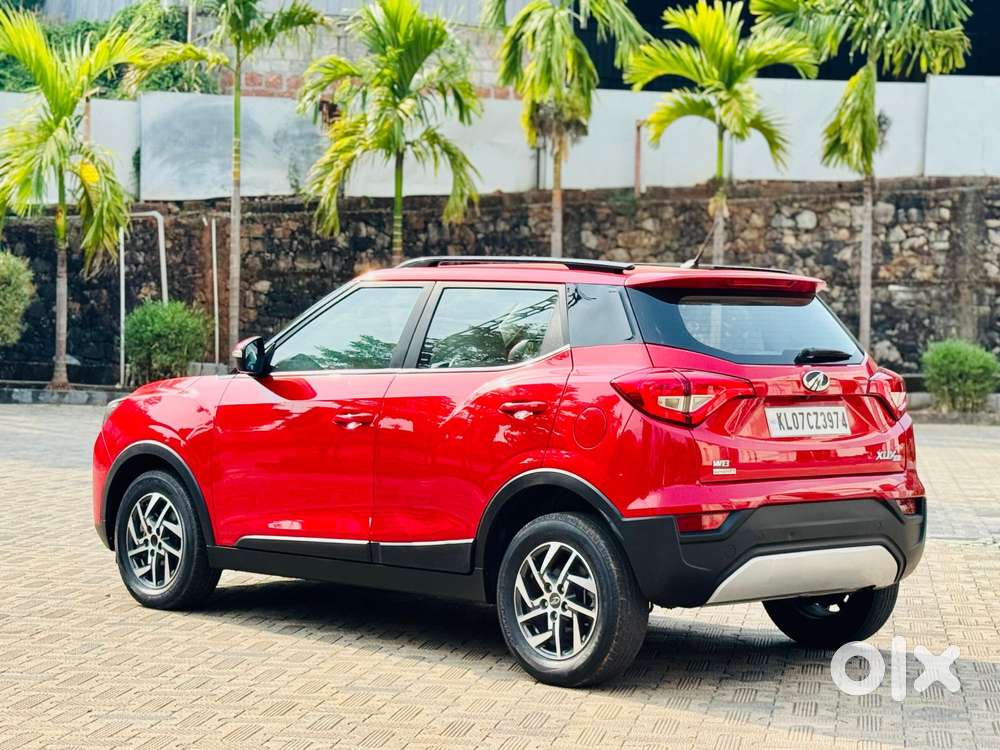 Mahindra Xuv300 1.2 W8 (o) Amt Petrol, 2022, Petrol