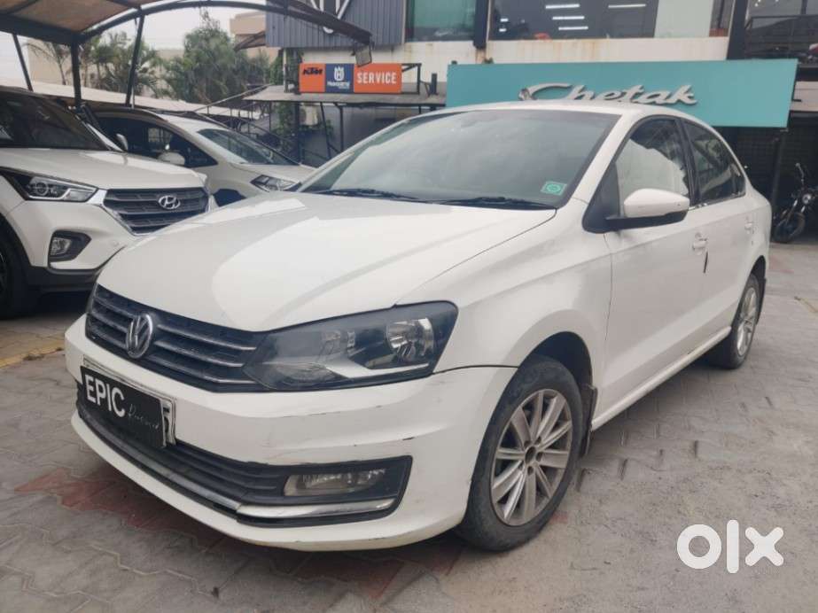 Volkswagen Vento 1.2 Highline Plus At 16 Alloy, 2016, Petrol