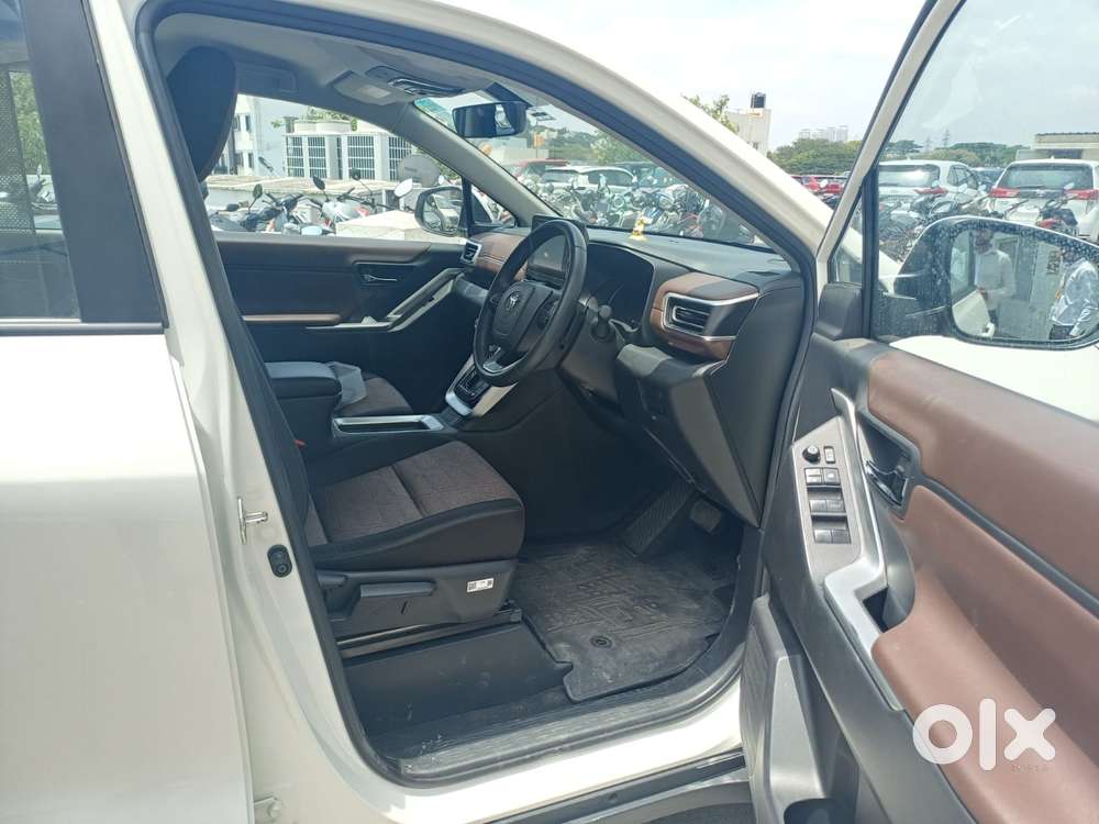 Toyota Innova Hycross 2.0 Vx Hybrid 8 Str, 2023, Electric