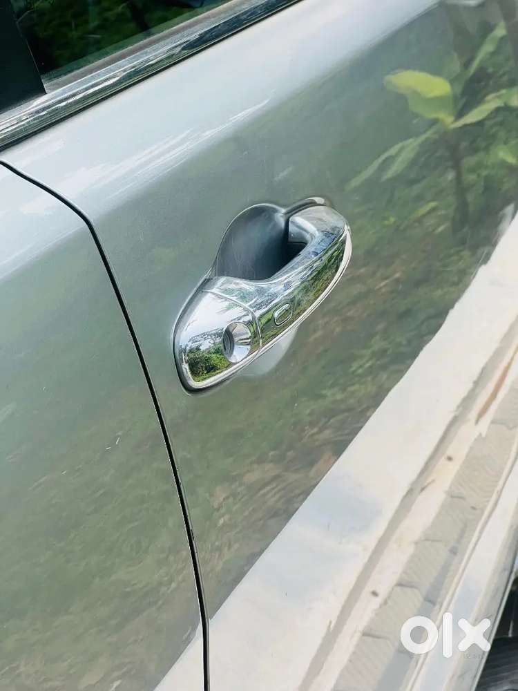 1st Owner  Toyota Innova Crysta V 2.4 2016