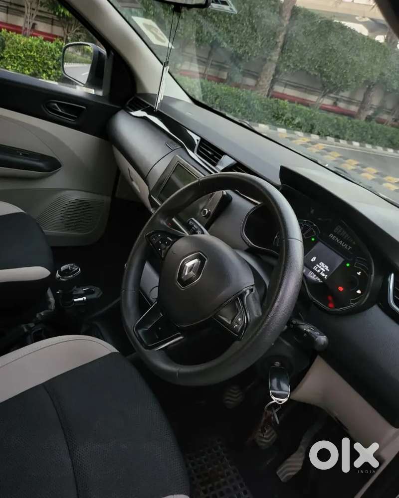 Renault Triber 2022 Showroom Condition Car