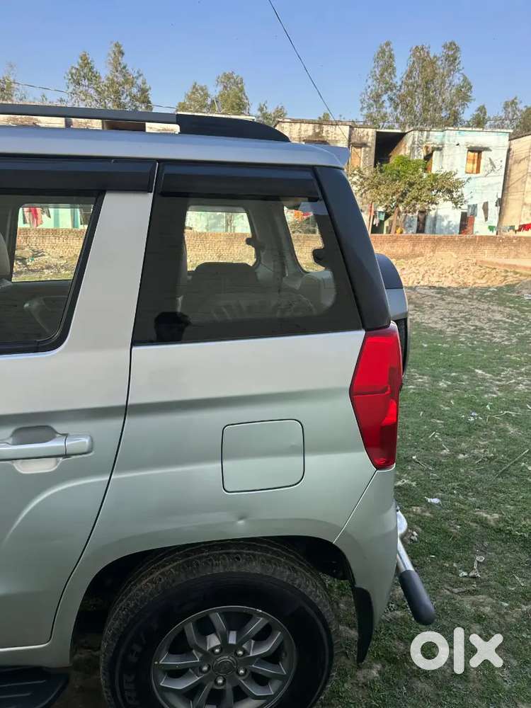 Mahindra Tuv 300 2018
