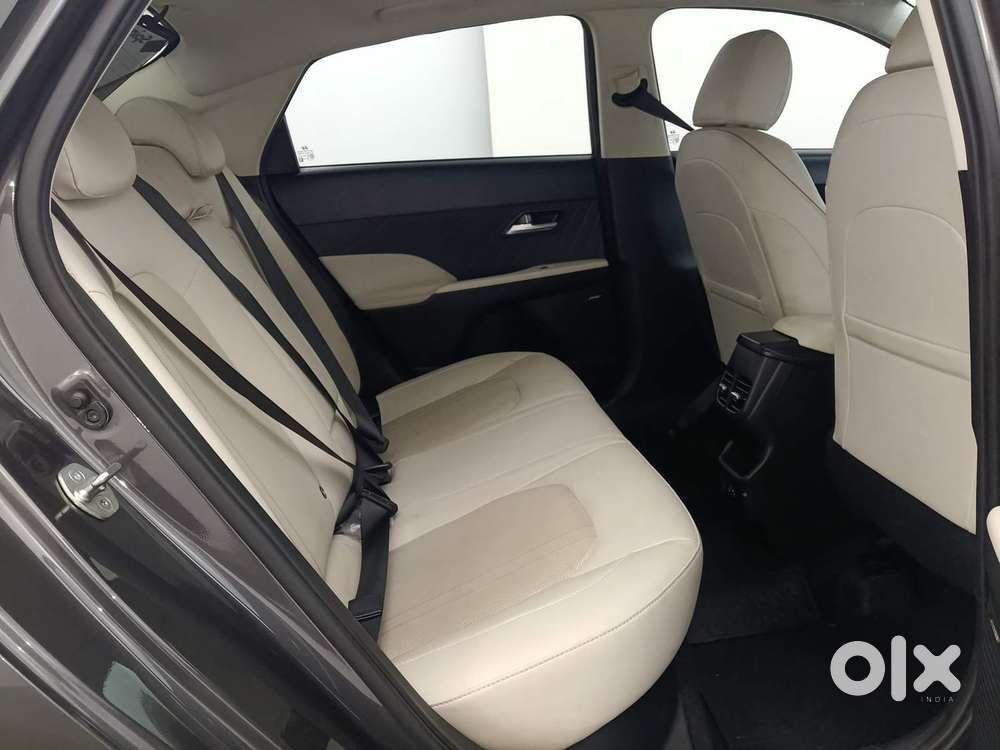 Hyundai Verna 1.5 Sx (o) Vtvt Ivt, 2023, Petrol