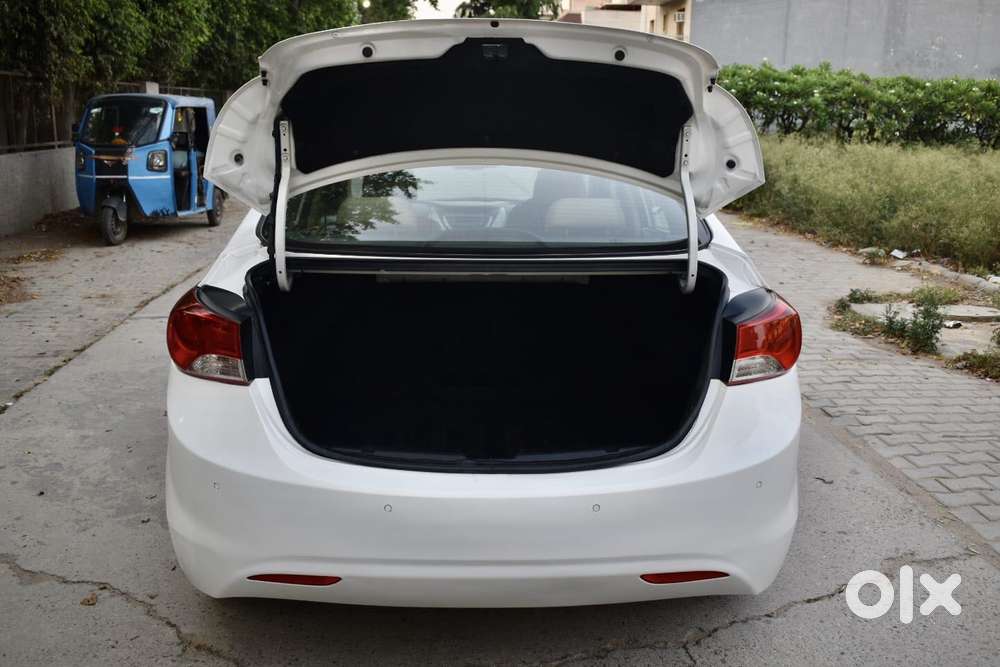 Hyundai New Elantra 1.8 Sx (o) At Vtvt, 2015, Petrol