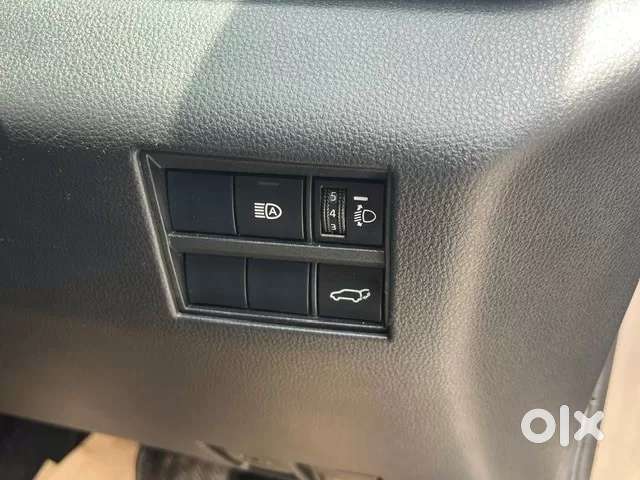 Toyota Innova Hycross 2.0 Zx (o) Hybrid 7 Str, 2024, Petrol