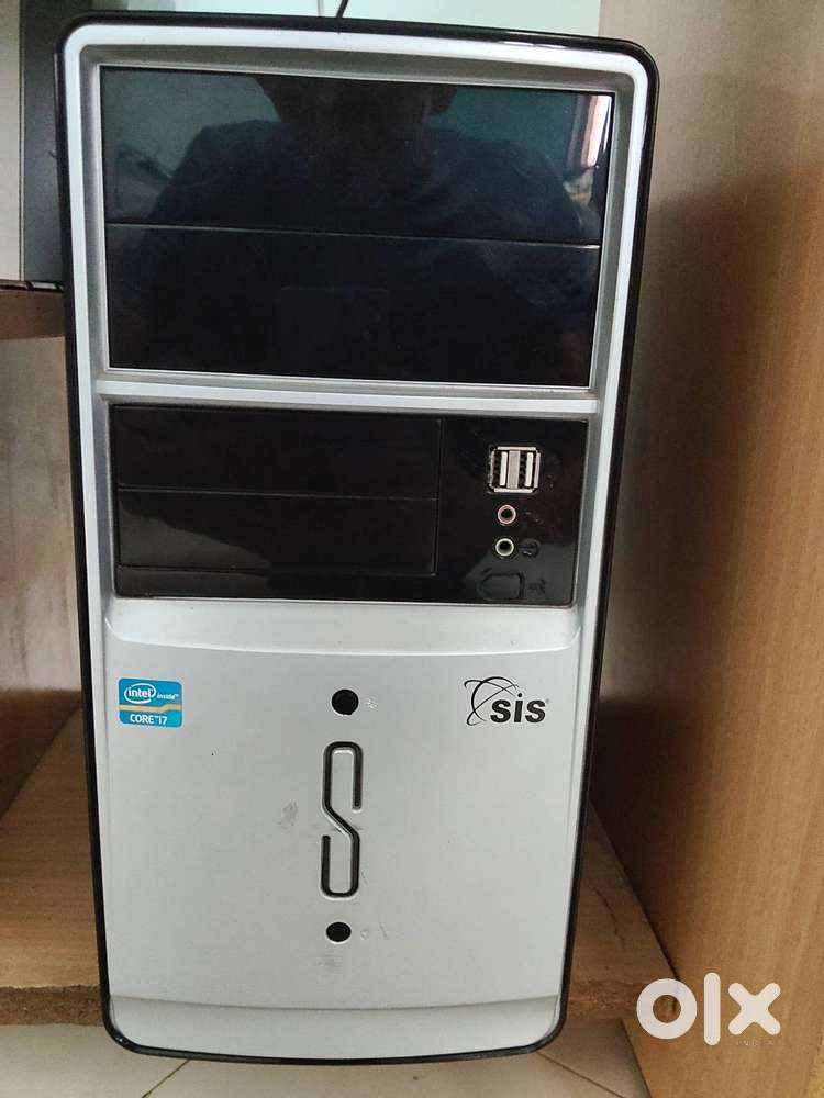 i7 ,16 GB Ram , 2GB Graphics, Windows 10, 500GB HHD , One cooling fan.