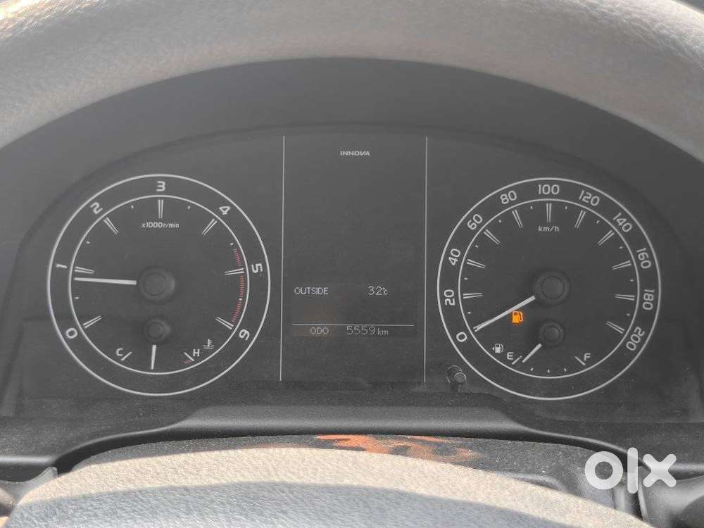 Toyota Innova Crysta [2020-ongoing] 2.4 Gx 8 Str, 2024, Diesel