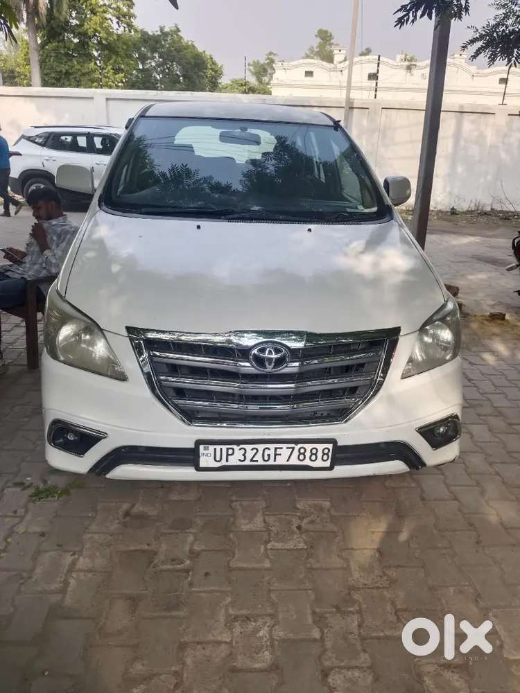 Toyota Innova 2015