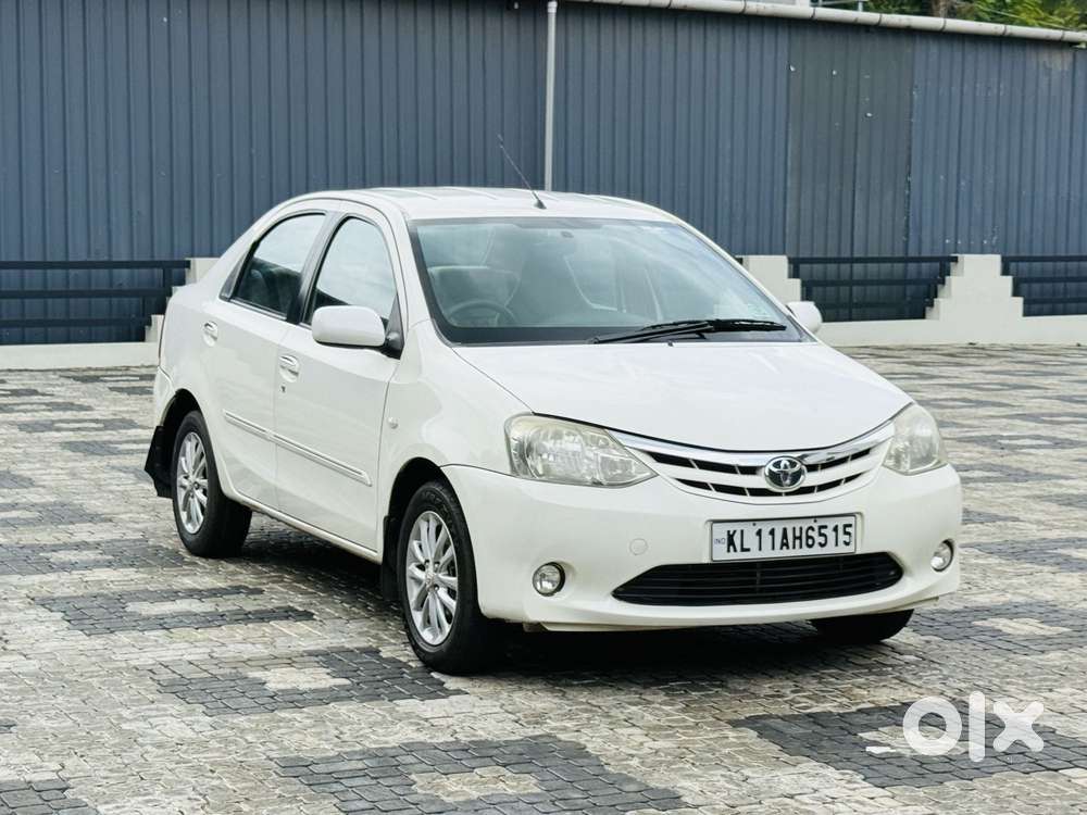 Toyota Etios V, 2011, Petrol