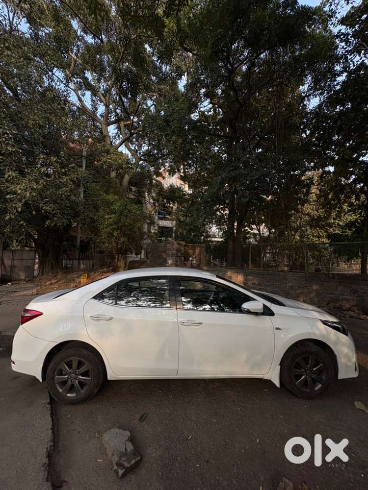Toyota Corolla Altis 2015