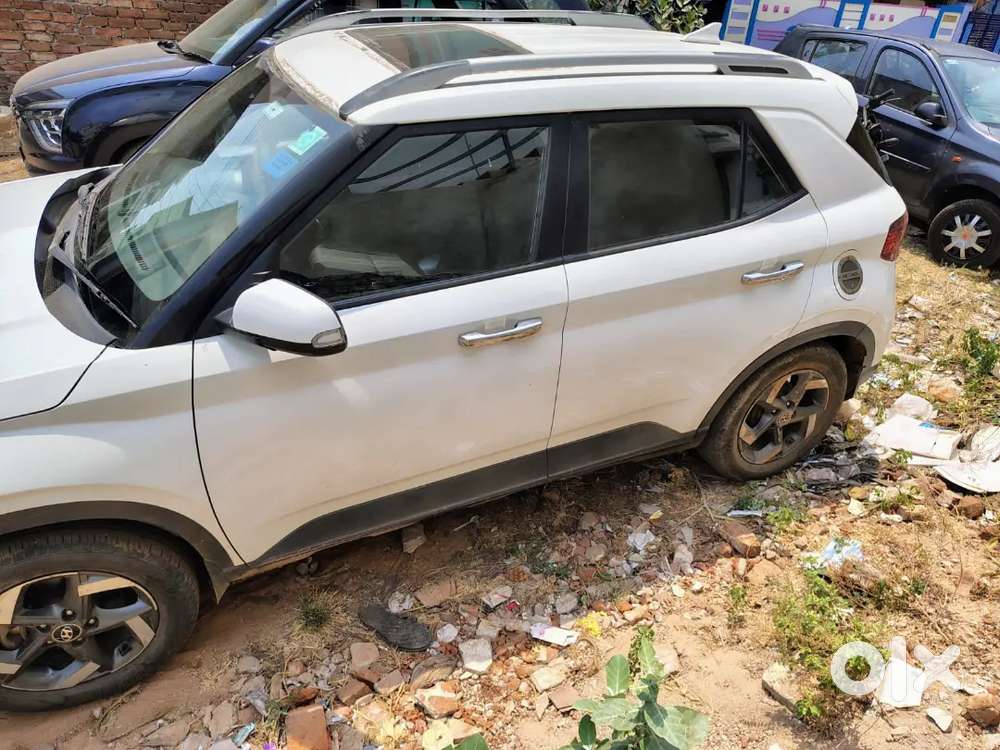 I Am Sale My Hyundai Venue With Sunroof