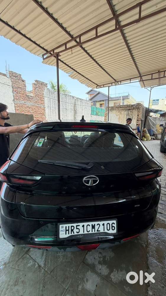 Tata Altroz Petrol 2023
