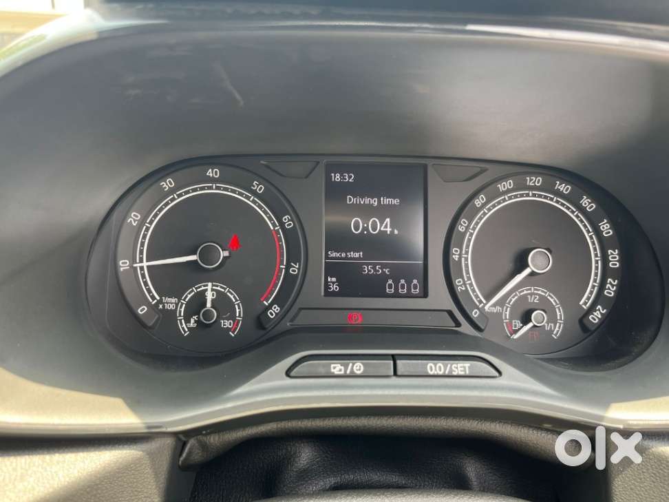 Skoda Kylaq Signature, 2025, Petrol