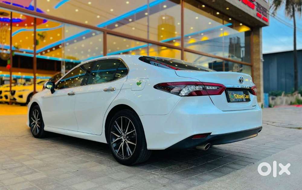 Toyota Camry Hybrid, 2022, Petrol