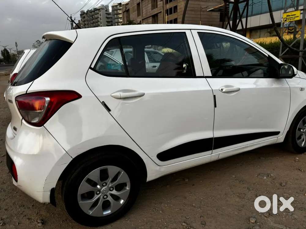 Hyundai Grand I10 2017 Diesel 74000 Km Driven