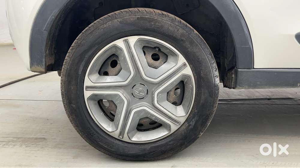 Tata Nexon 1.2 Revotron Xm, 2018, Petrol