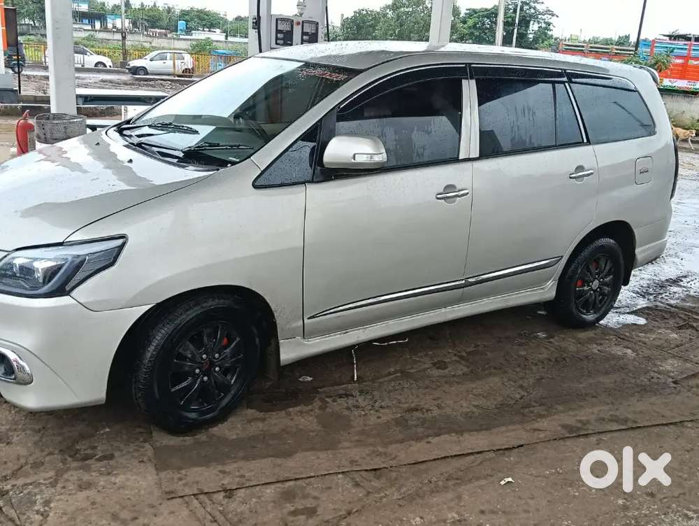 Toyota Innova 2010