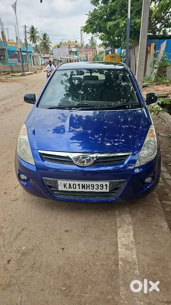 Hyundai I20 2011 Petrol 49000 Km Driven Alloy Wheels New Tyres