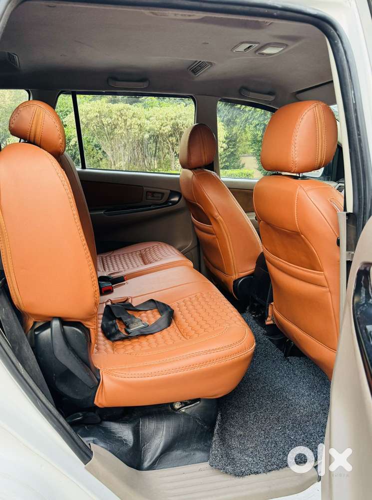 Toyota Innova 2.5 G (diesel) 8 Seater, 2015, Diesel