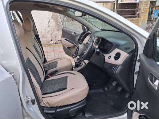 Hyundai Xcent SX(O) Top Variant - Automatic - 2015
