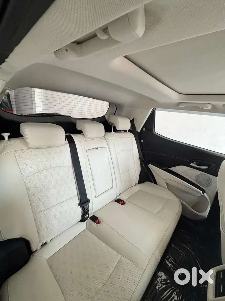 All Type Of Mahindra Cars Available On Our Showroom , Jakhalabandha