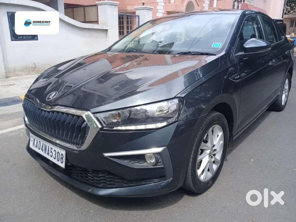 Skoda Slavia Ambition 1.0l Tsi At, 2022, Petrol