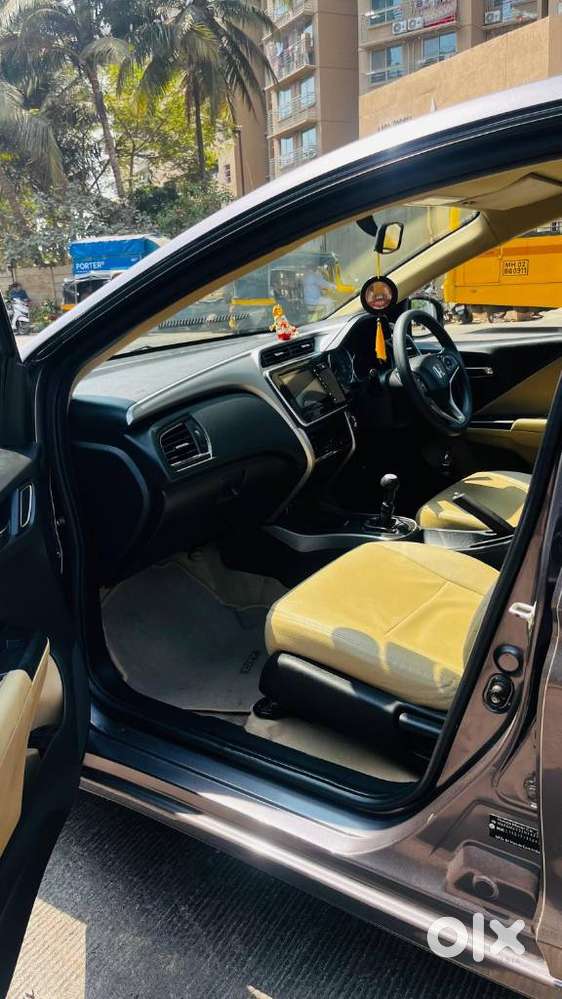 Honda City 1.5 V 5th Gen I-vtec Mt, 2022, Petrol