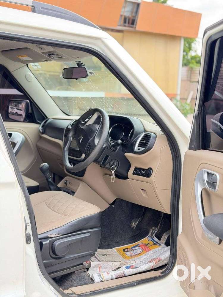 Mahindra Tuv 300 T10, 2018, Diesel