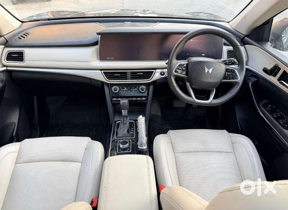 Mahindra Xuv700 2.2 Ax 7 Diesel At Str Awd, 2022, Diesel