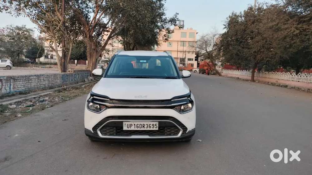 Kia Carens 2023 Petrol Well Maintained