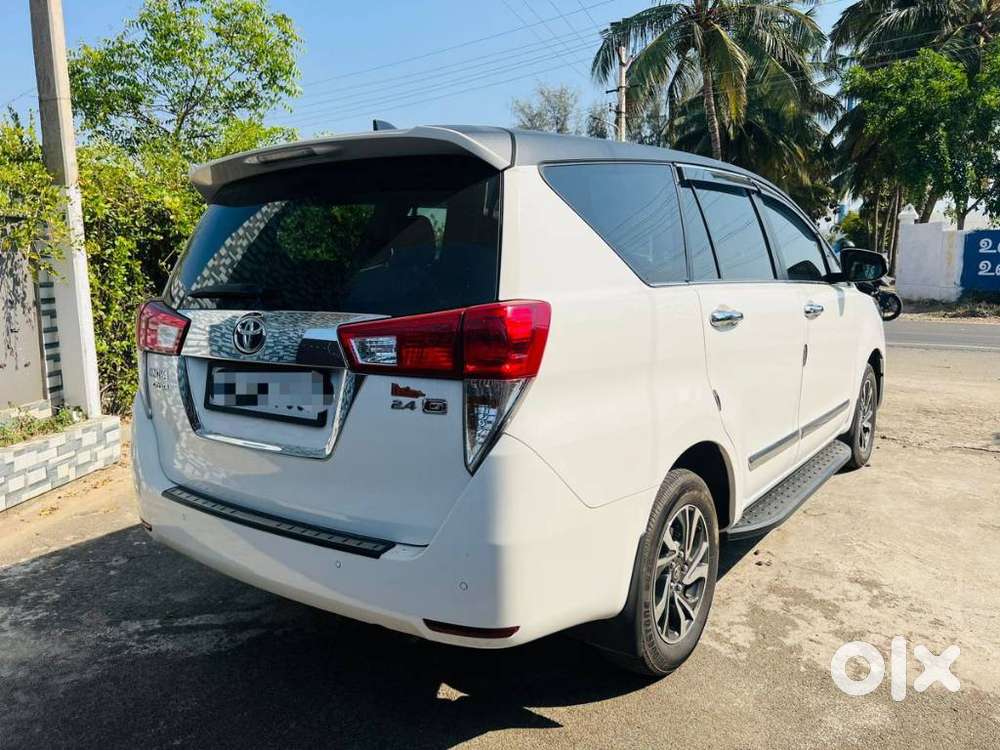 Toyota Innova Crysta 2.4 G Mt, 2024, Diesel