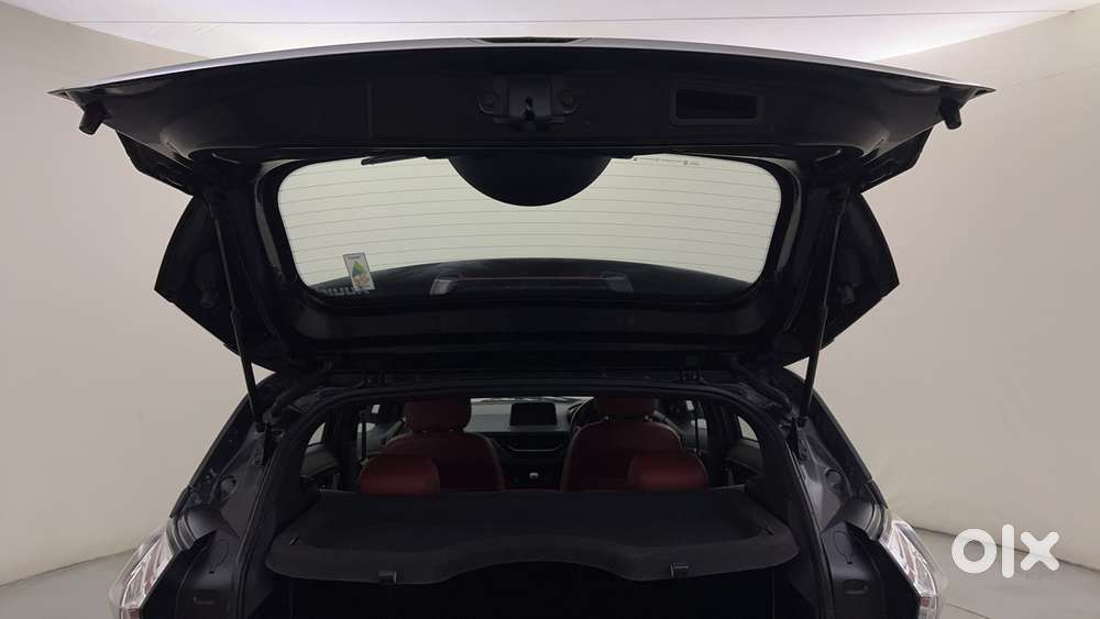 Tata Nexon 1.2 Revotron Xz Plus Luxs Red Dark Edition Amt, 2023, Pet..