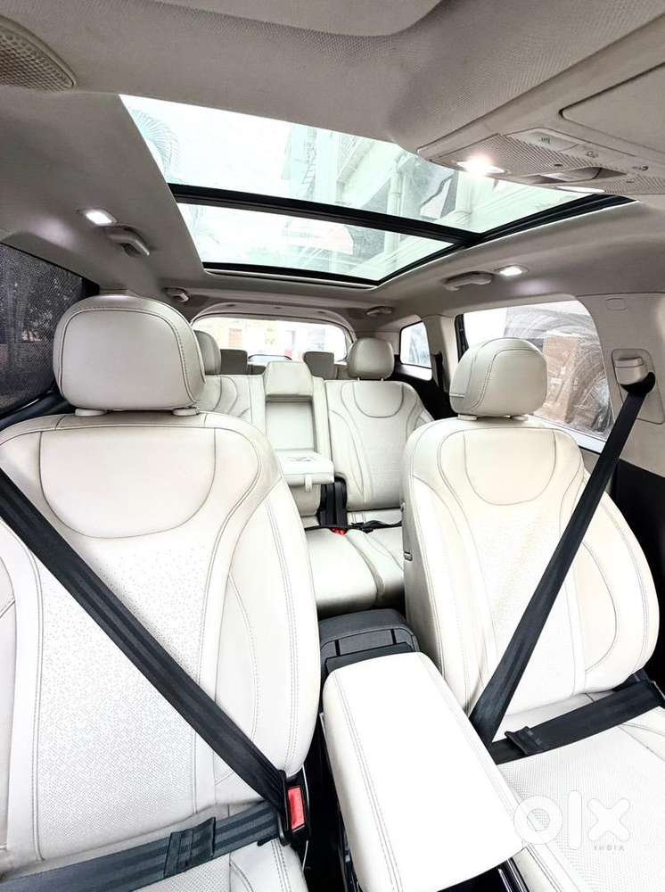 Mahindra Xuv700 2022 Diesel Well Maintained