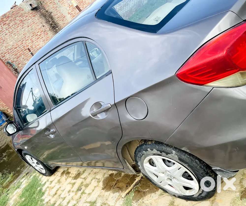Honda Amaze Petrol Well Maintained Urgent Sell