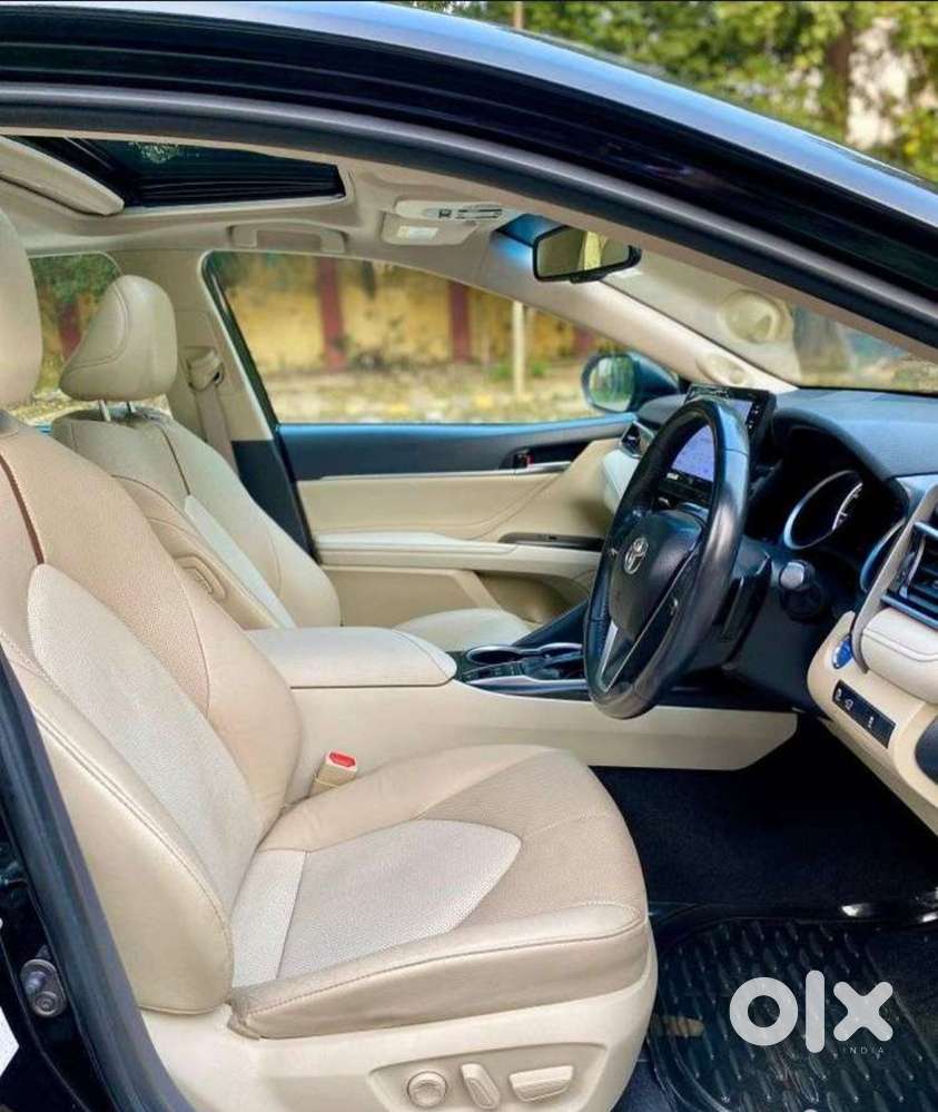 Toyota Camry Hybrid, 2022, Petrol