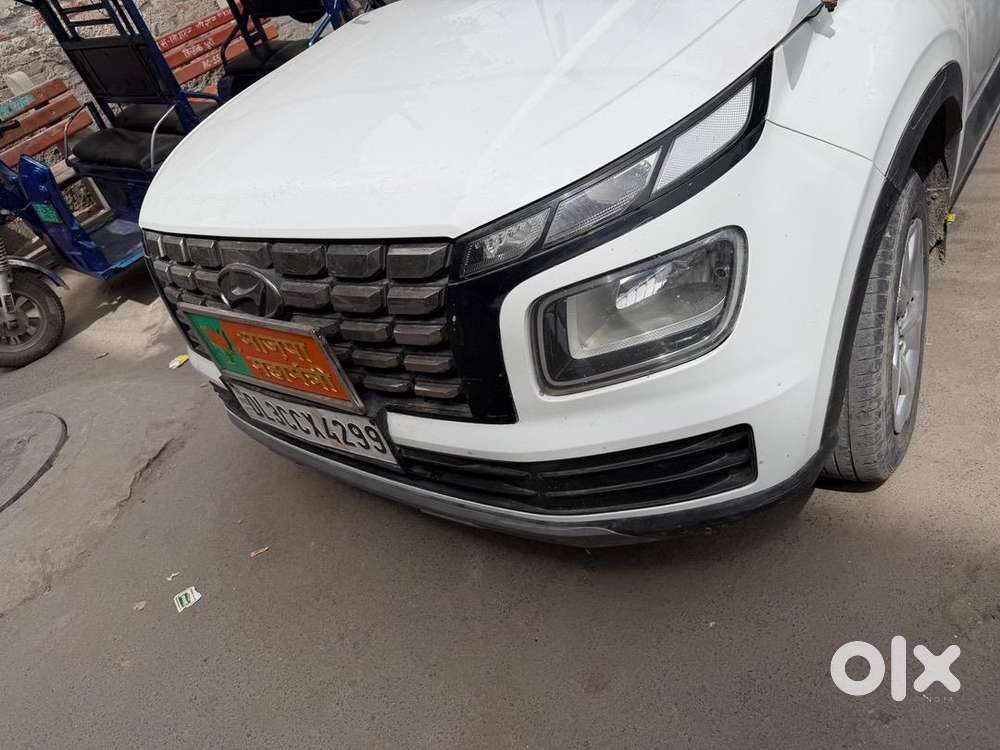 Hyundai Venue 2022 Petrol Well Maintained
