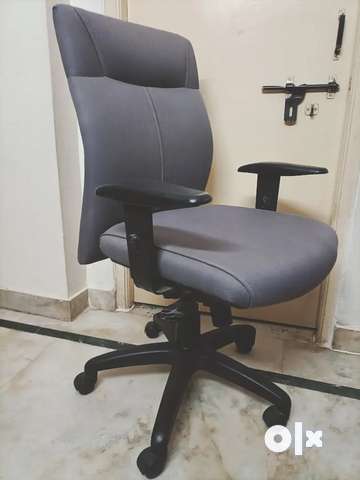 Office chair under discount 2500