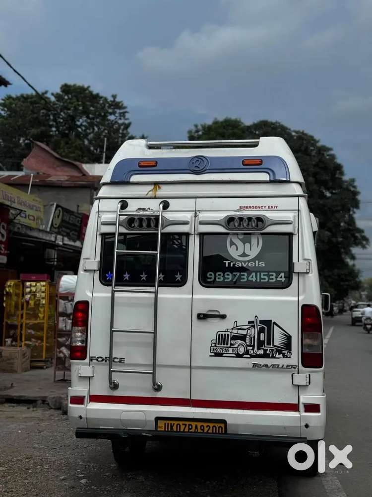 17 Seater Tempo Traveller 2018 Model