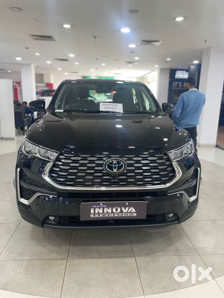Toyota Innova Hycross 2.0 Zx (o) Hybrid 7 Str, 2026, Petrol
