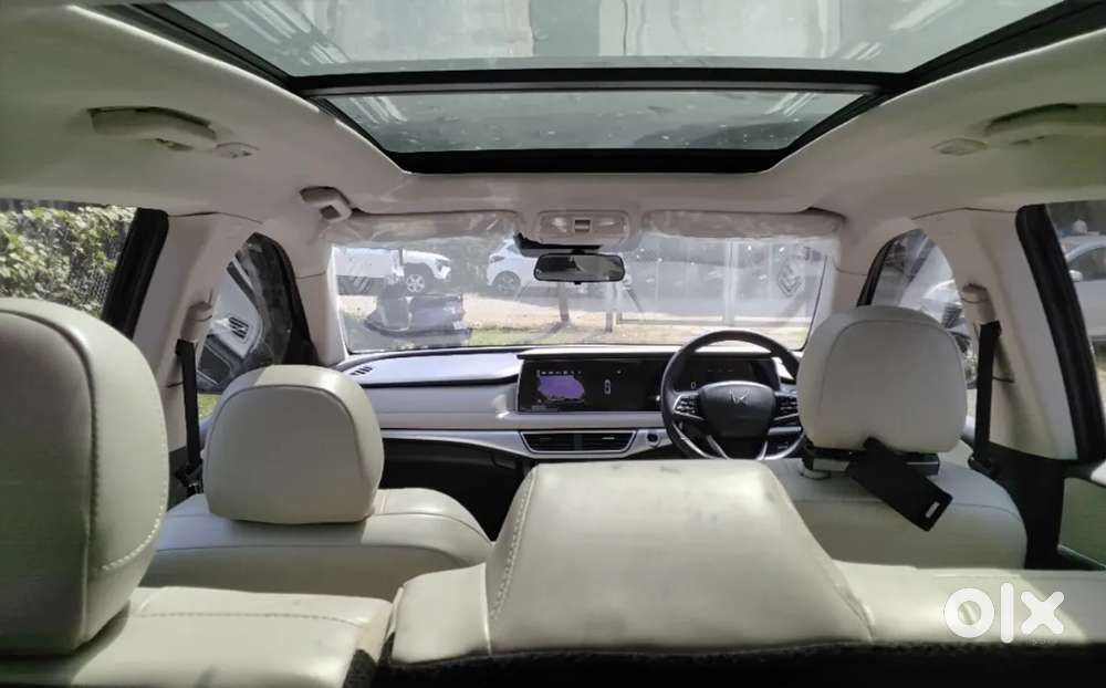 Mahindra Xuv700 2.2 Ax 7 Diesel At Str, 2022, Diesel