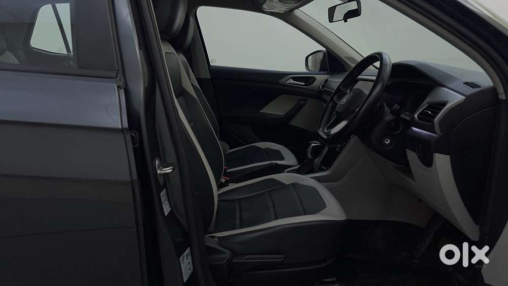 Volkswagen Taigun 1.0 Tsi Highline At, 2022, Petrol