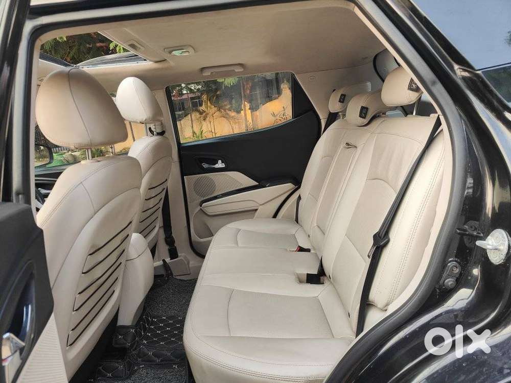 Mahindra Xuv300 W8 Option Dual Tone Diesel, 2021, Diesel